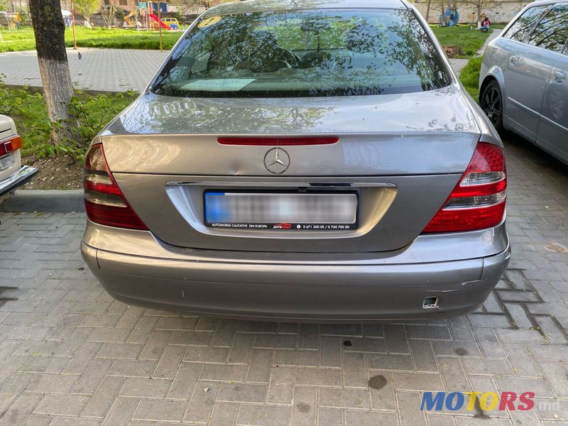 2005' Mercedes-Benz E-Class photo #3