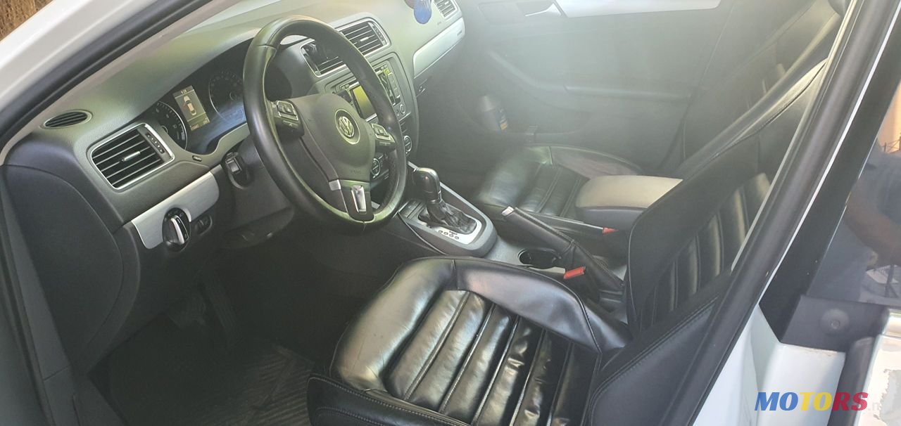 2013' Volkswagen Jetta photo #5