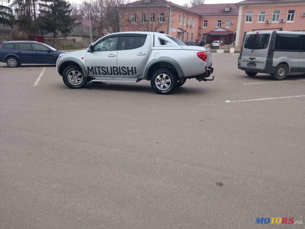 2007' Mitsubishi L Series photo #3