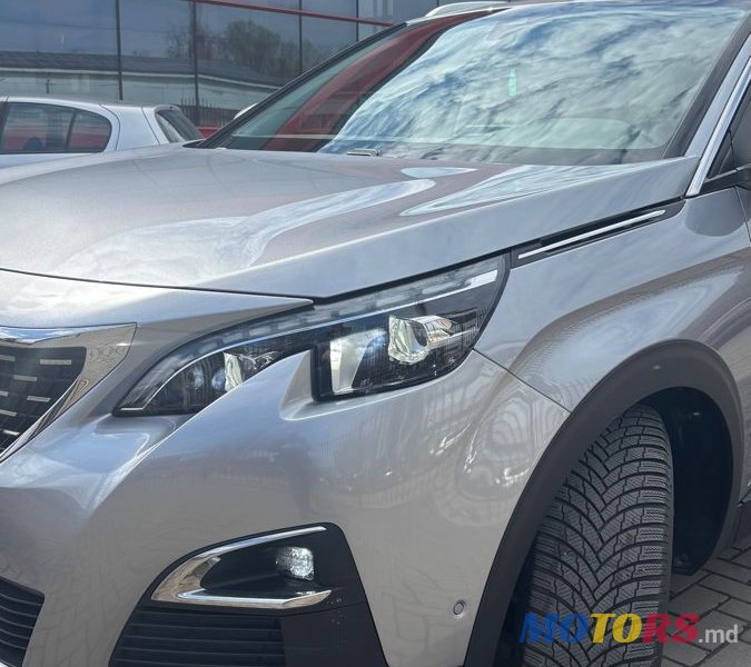 2019' Peugeot 5008 photo #3