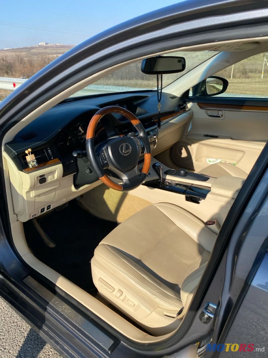 2012' Lexus Es Series photo #4