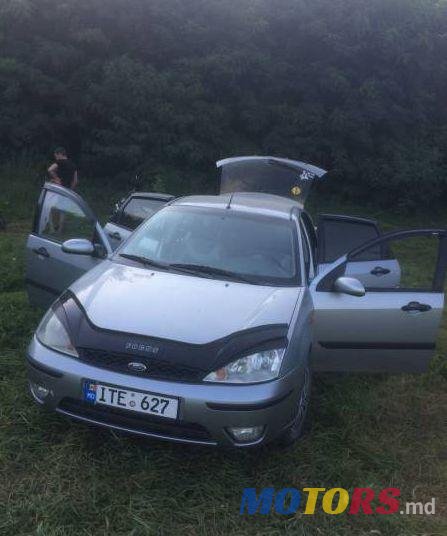 2004' Ford Focus photo #1