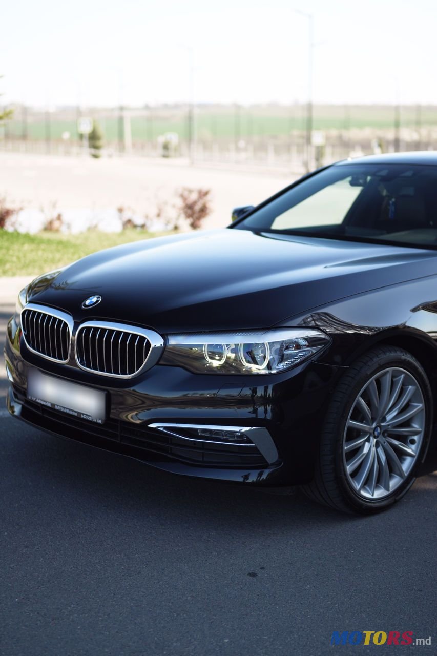 2019' BMW 5 Series photo #1
