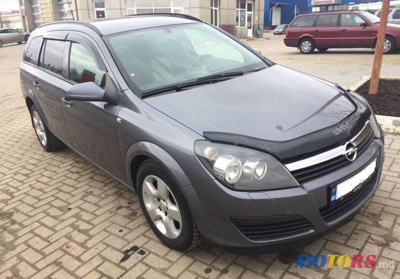 2005' Opel Astra photo #1