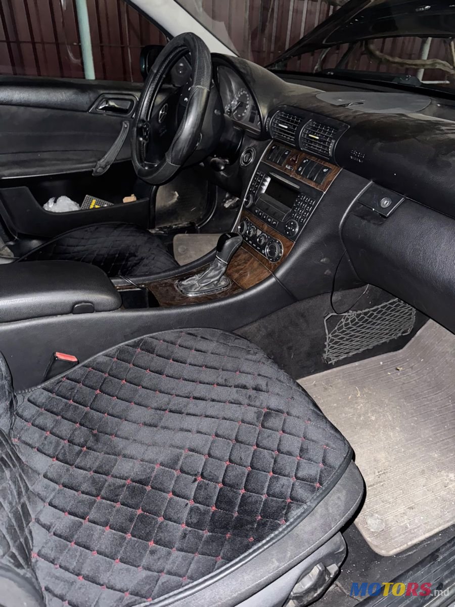 2004' Mercedes-Benz C-Class photo #4