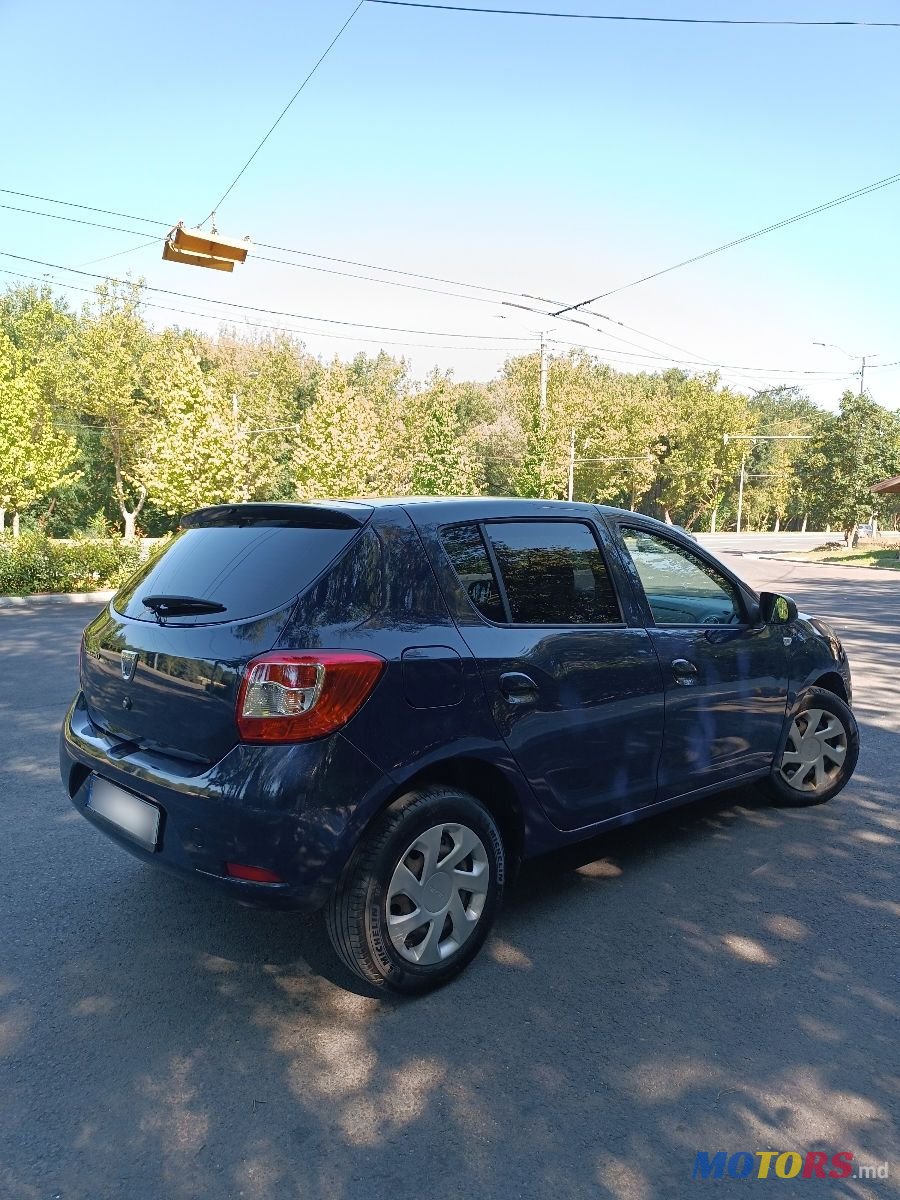 2014' Dacia Sandero photo #4
