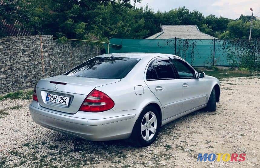 2002' Mercedes-Benz E Класс photo #3