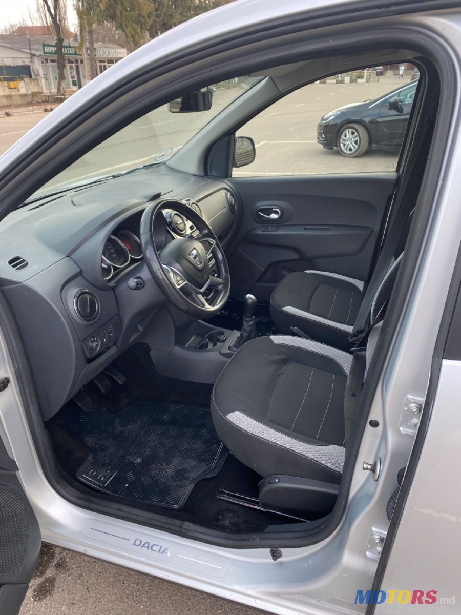 2017' Dacia Lodgy photo #6