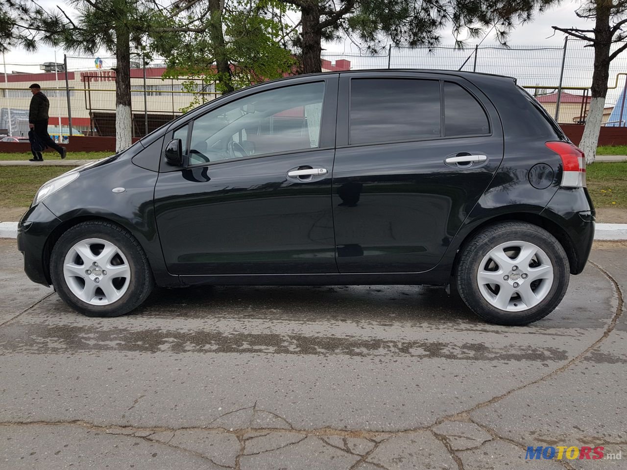 2010' Toyota Yaris photo #5