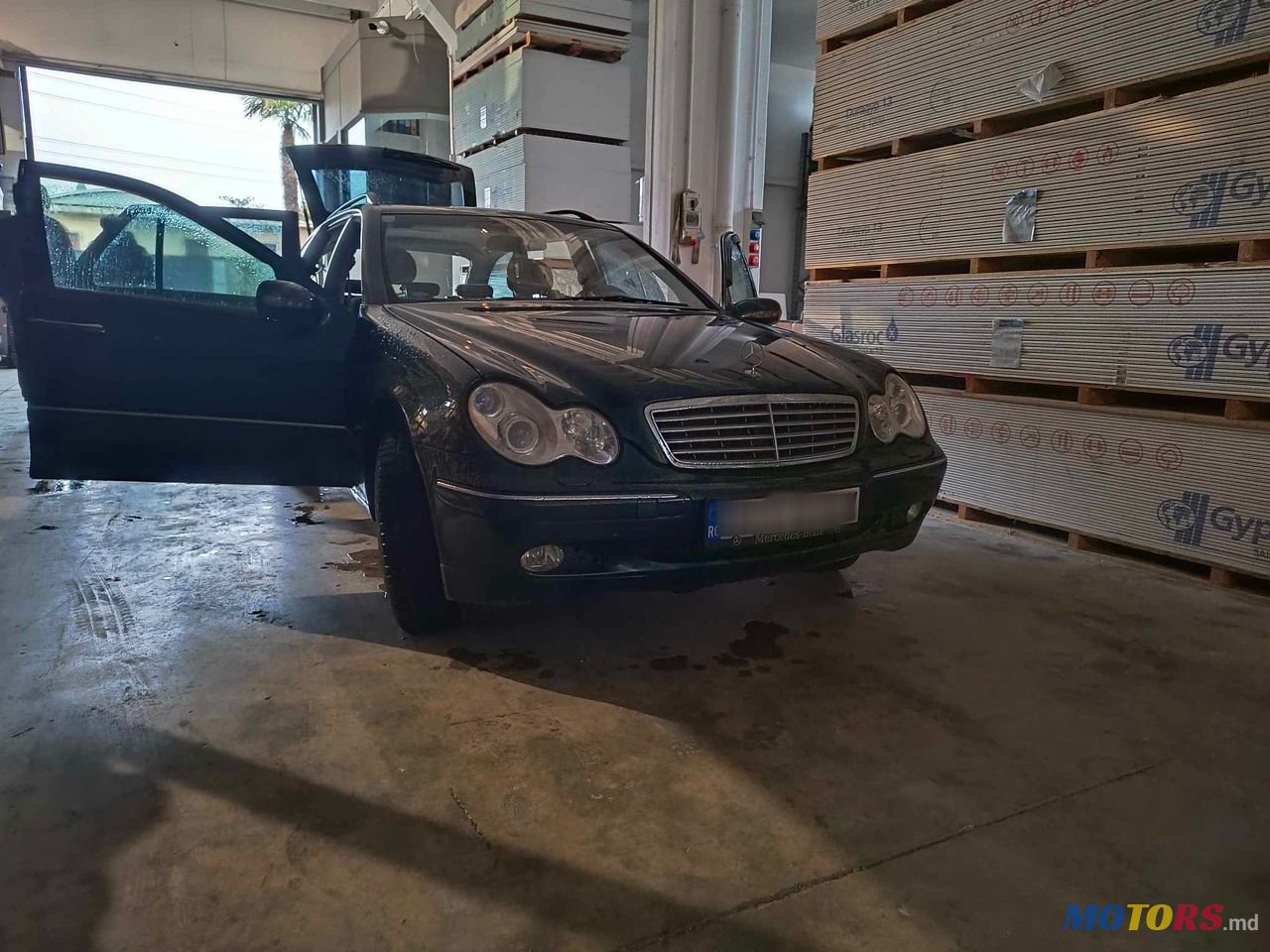 2003' Mercedes-Benz C-Class photo #2