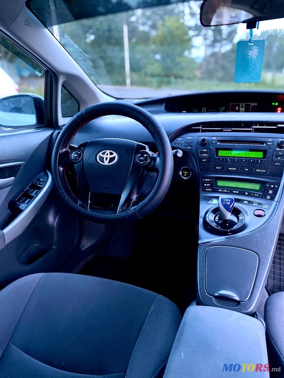 2011' Toyota Prius photo #6