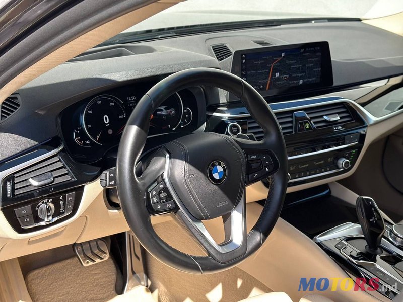 2017' BMW 5 Series photo #6