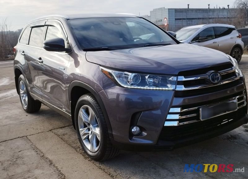 2017' Toyota Highlander photo #3