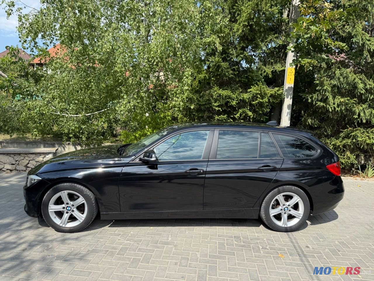 2013' BMW 3 Series photo #2