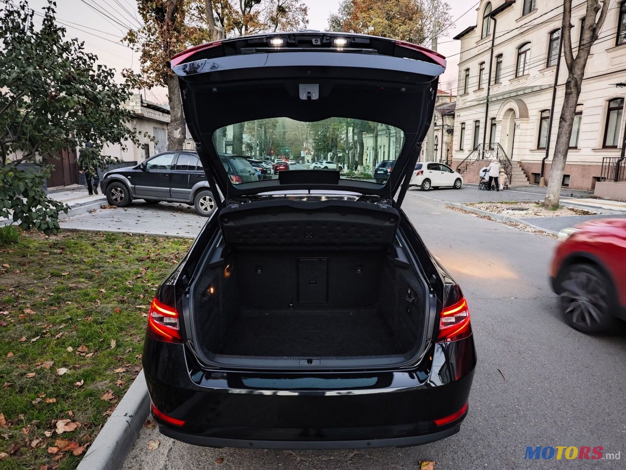 2016' Skoda Superb photo #6