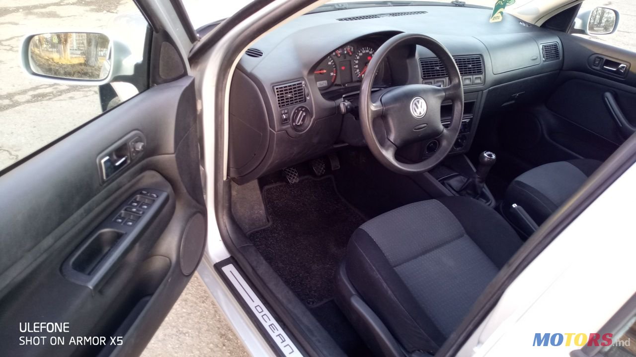 2005' Volkswagen Golf photo #6