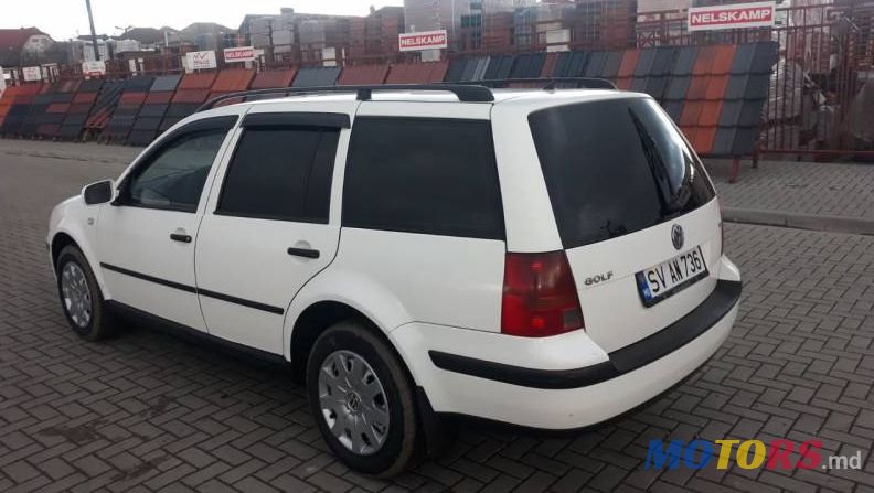 2001' Volkswagen Golf photo #4