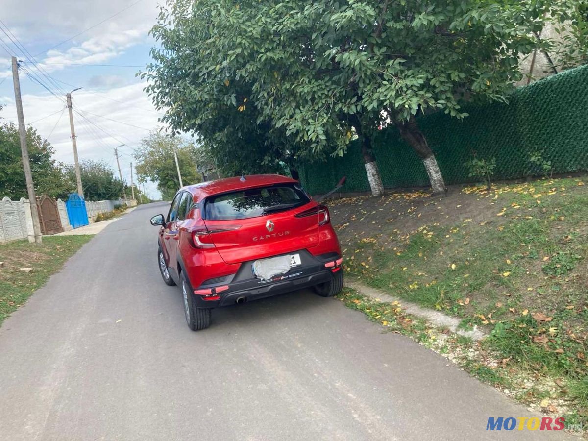 2021' Renault Captur photo #3