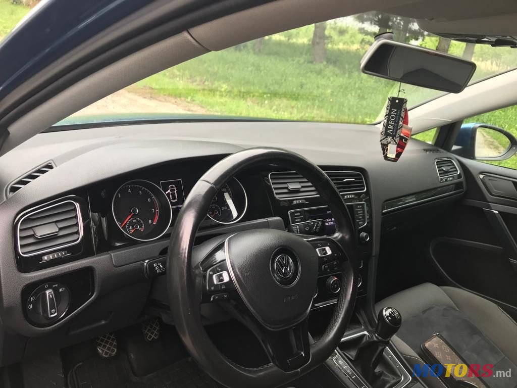 2013' Volkswagen Golf photo #6