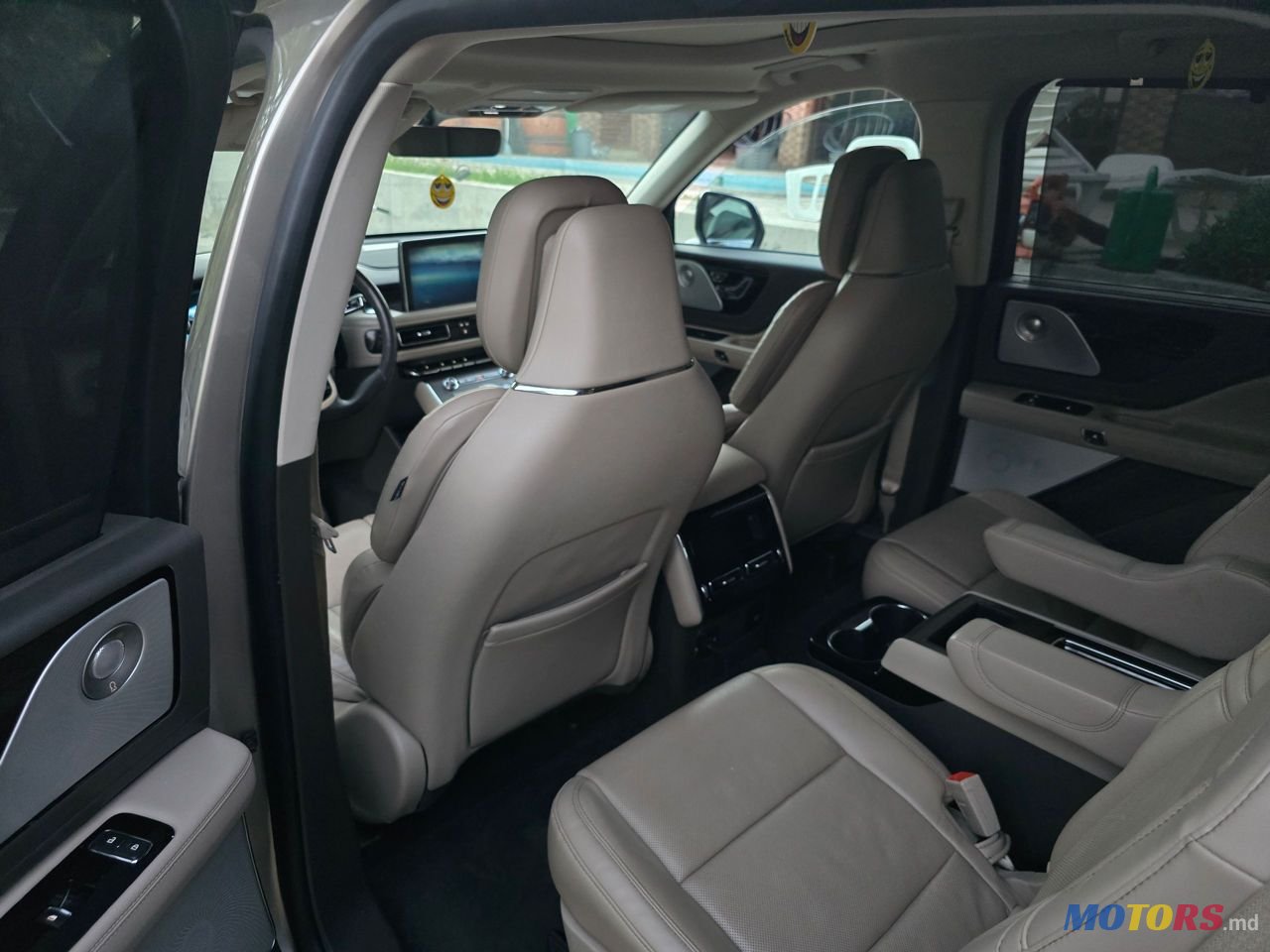 2020' Lincoln Aviator photo #4