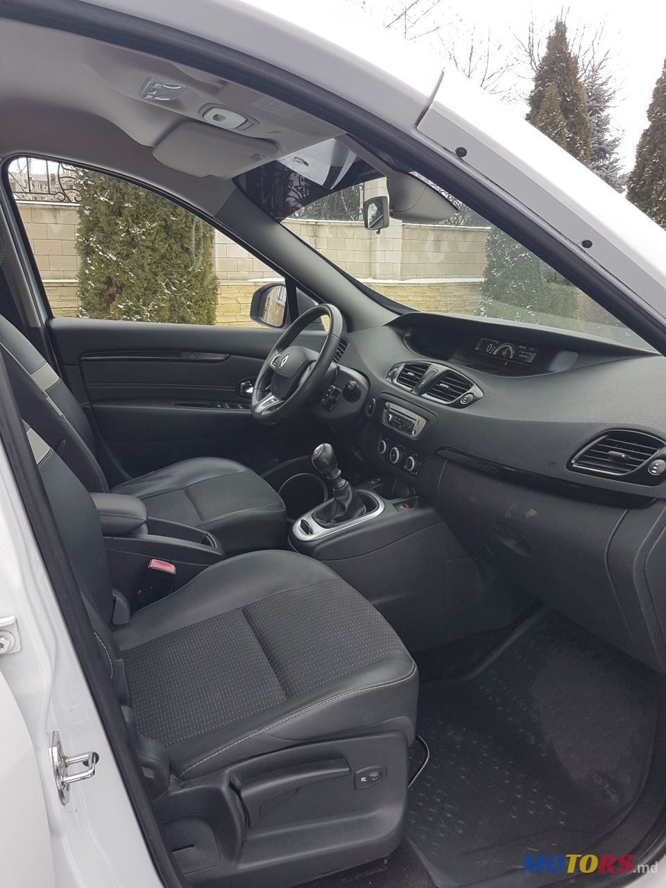 2012' Renault Scenic photo #6