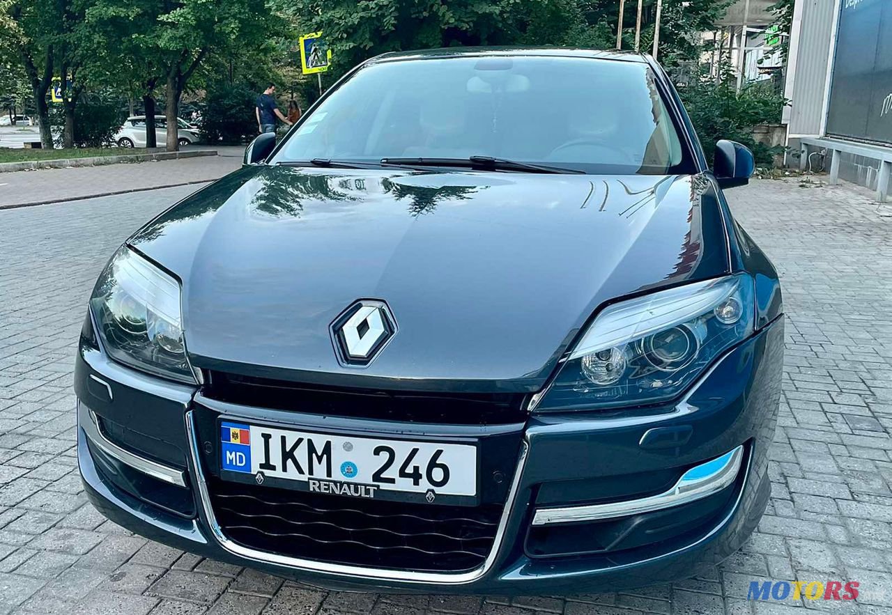 2013' Renault Laguna photo #1