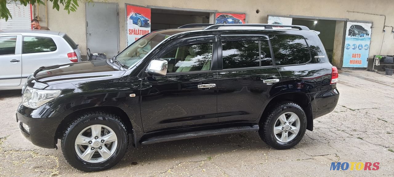 2009' Toyota Land Cruiser photo #5
