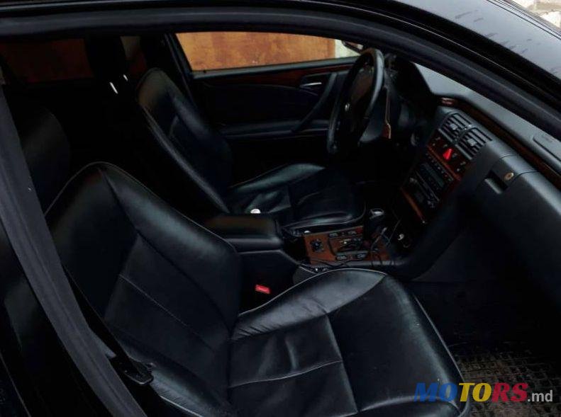 2001' Mercedes-Benz E photo #5