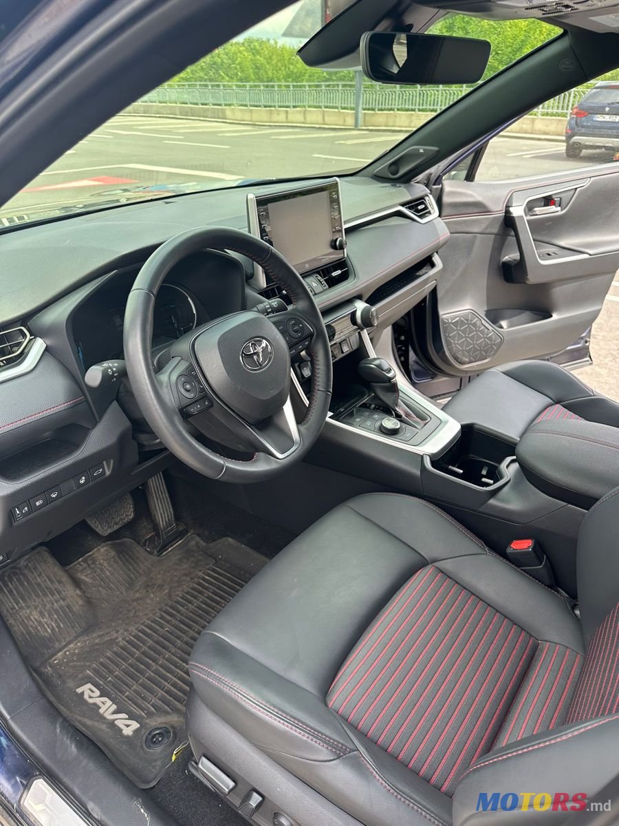 2022' Toyota RAV4 photo #2