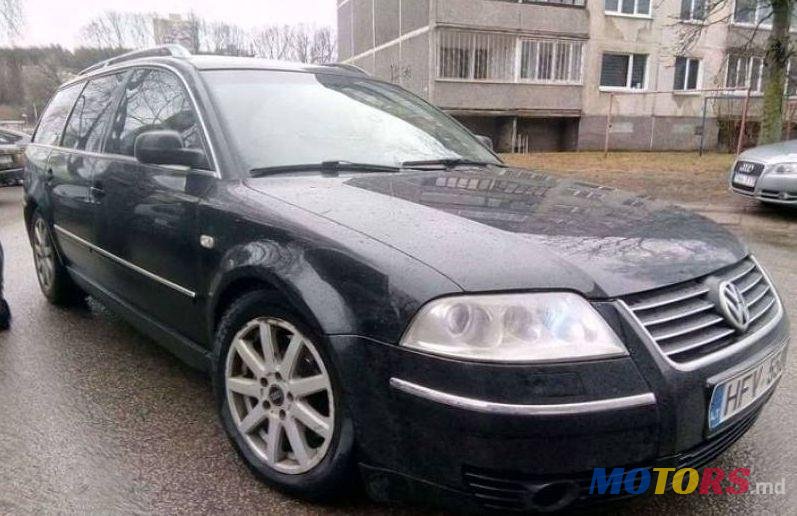 2001' Volkswagen Passat photo #1