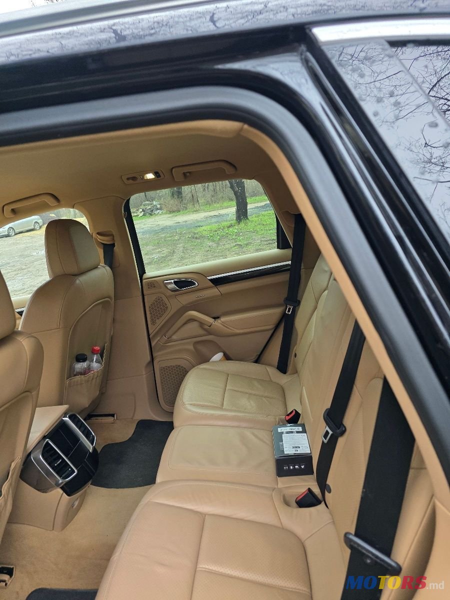 2013' Porsche Cayenne photo #4