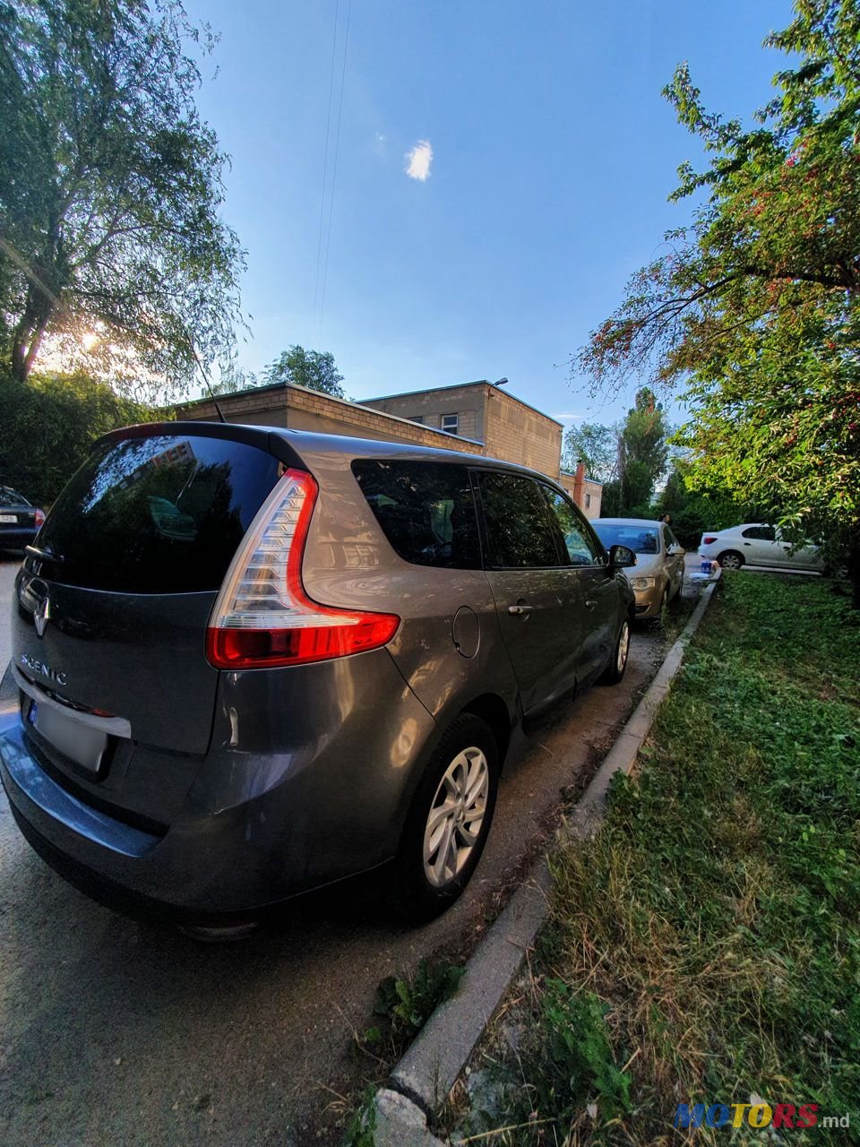 2014' Renault Grand Scenic photo #4