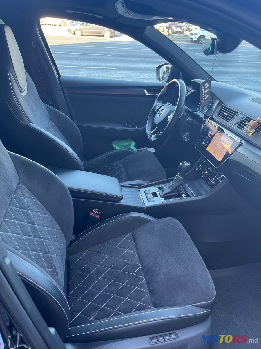 2020' Skoda Superb photo #5