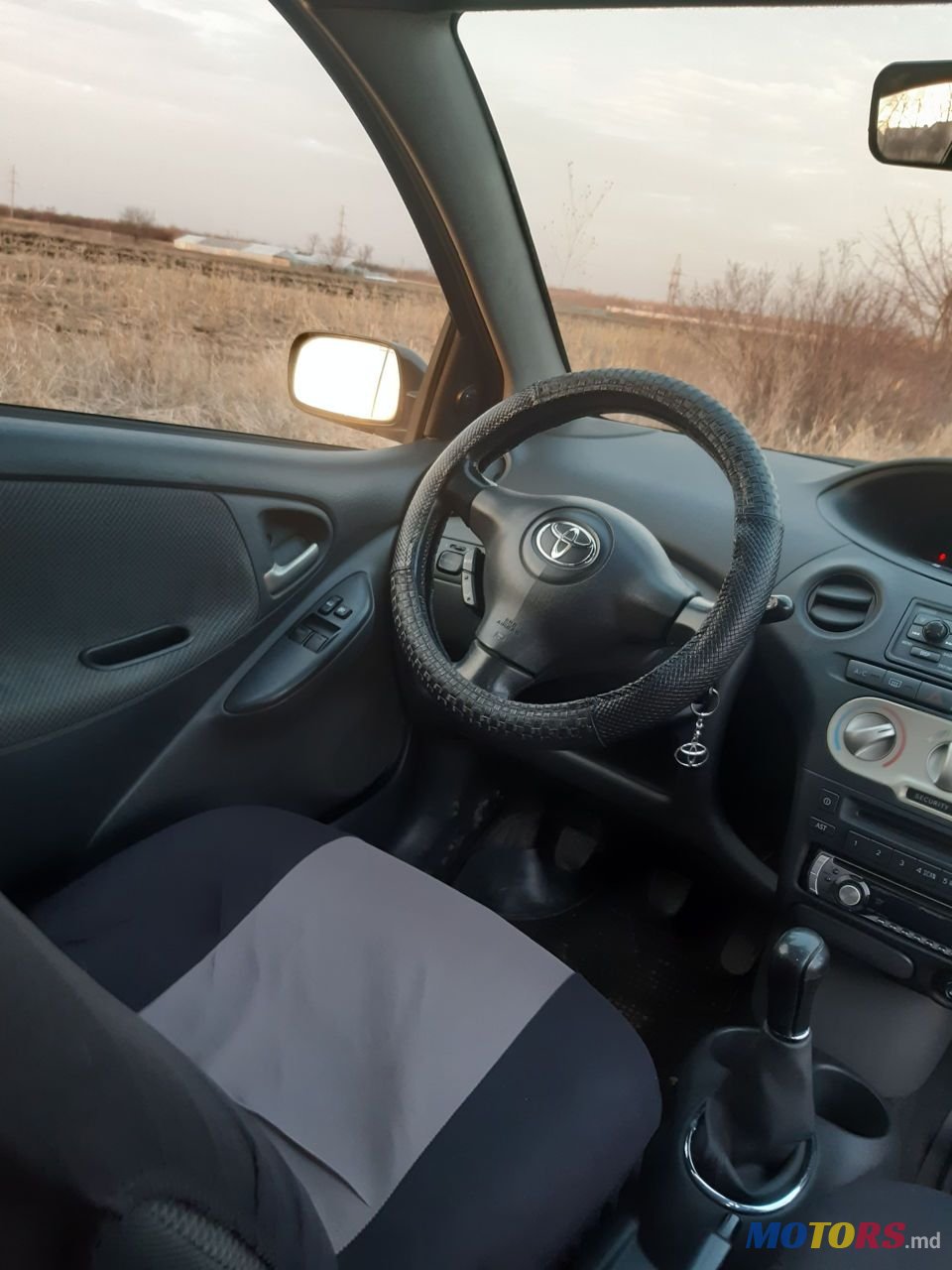 2004' Toyota Yaris photo #6