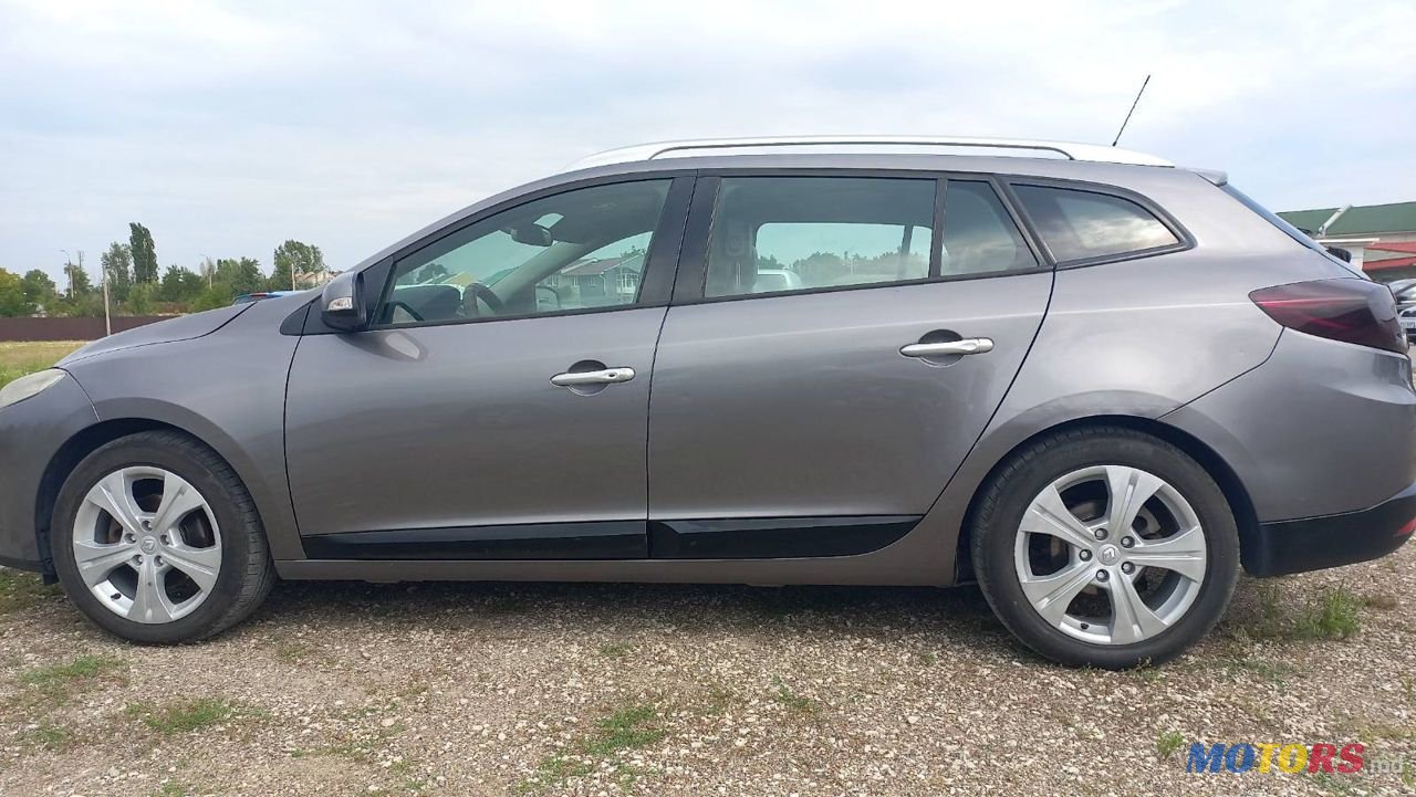 2010' Renault Megane photo #4