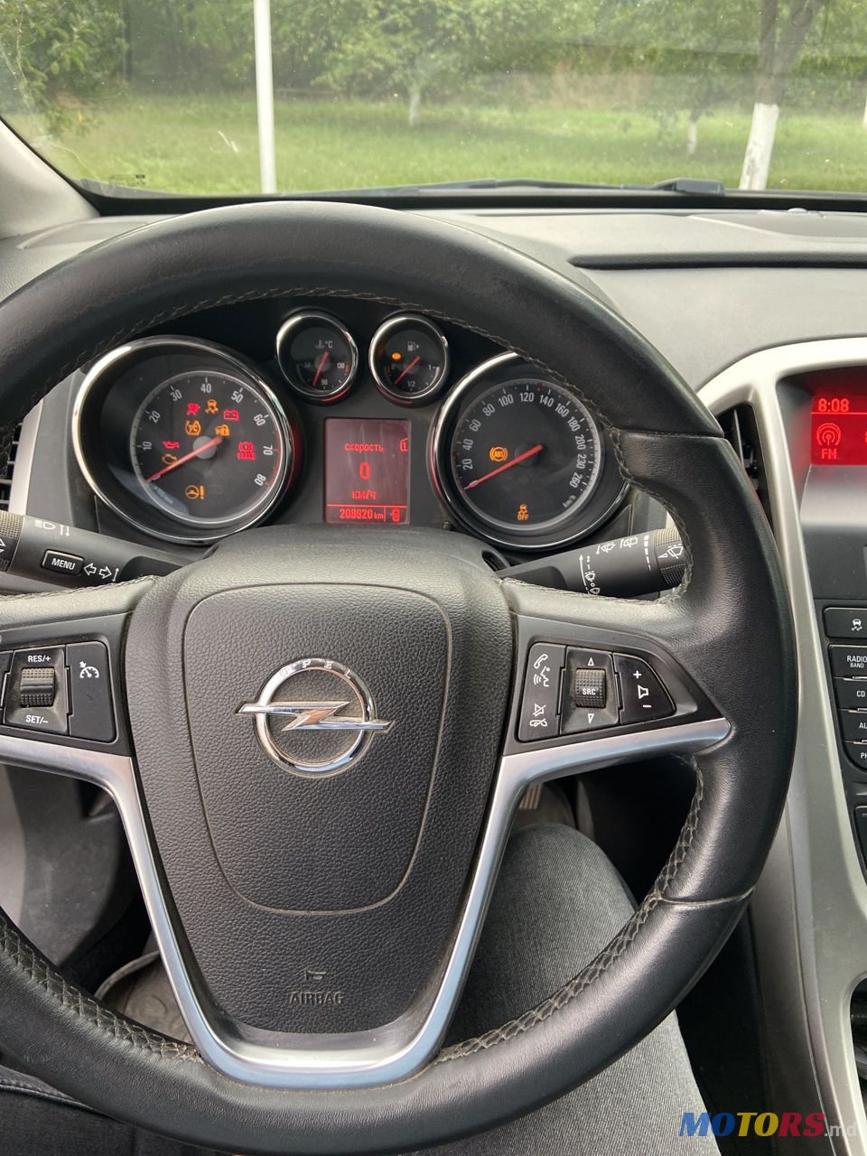 2011' Opel Astra photo #4