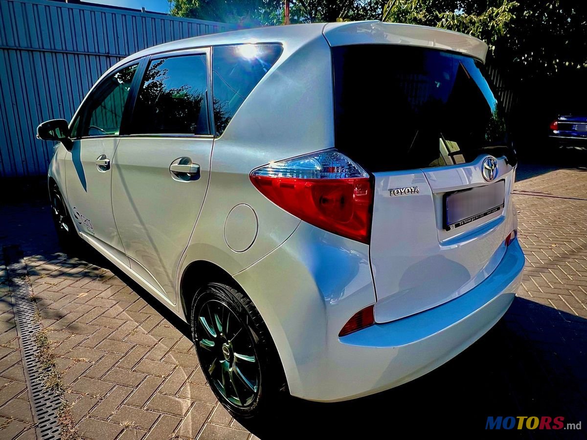 2014' Toyota Verso-S photo #4