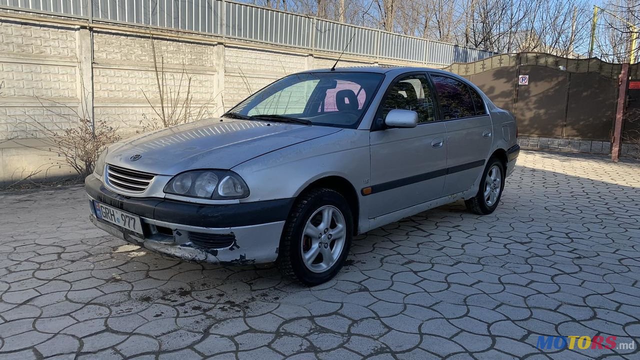 2000' Toyota Avensis photo #2