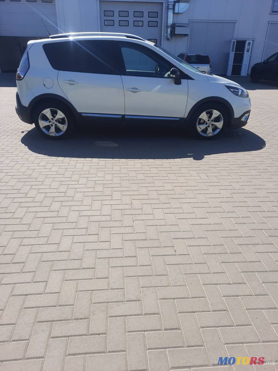 2013' Renault Scenic photo #3