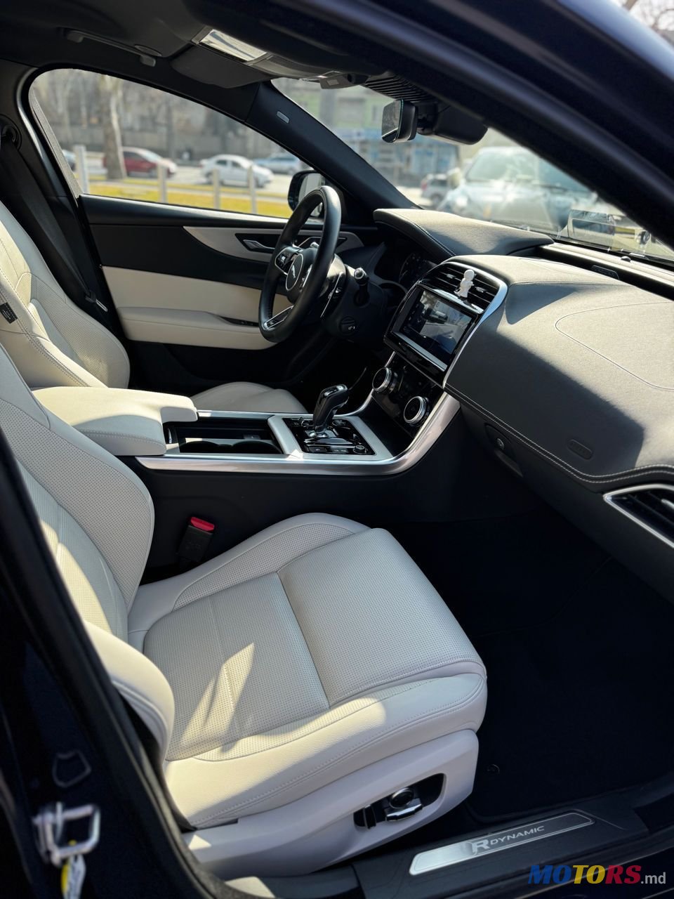 2022' Jaguar XE photo #5