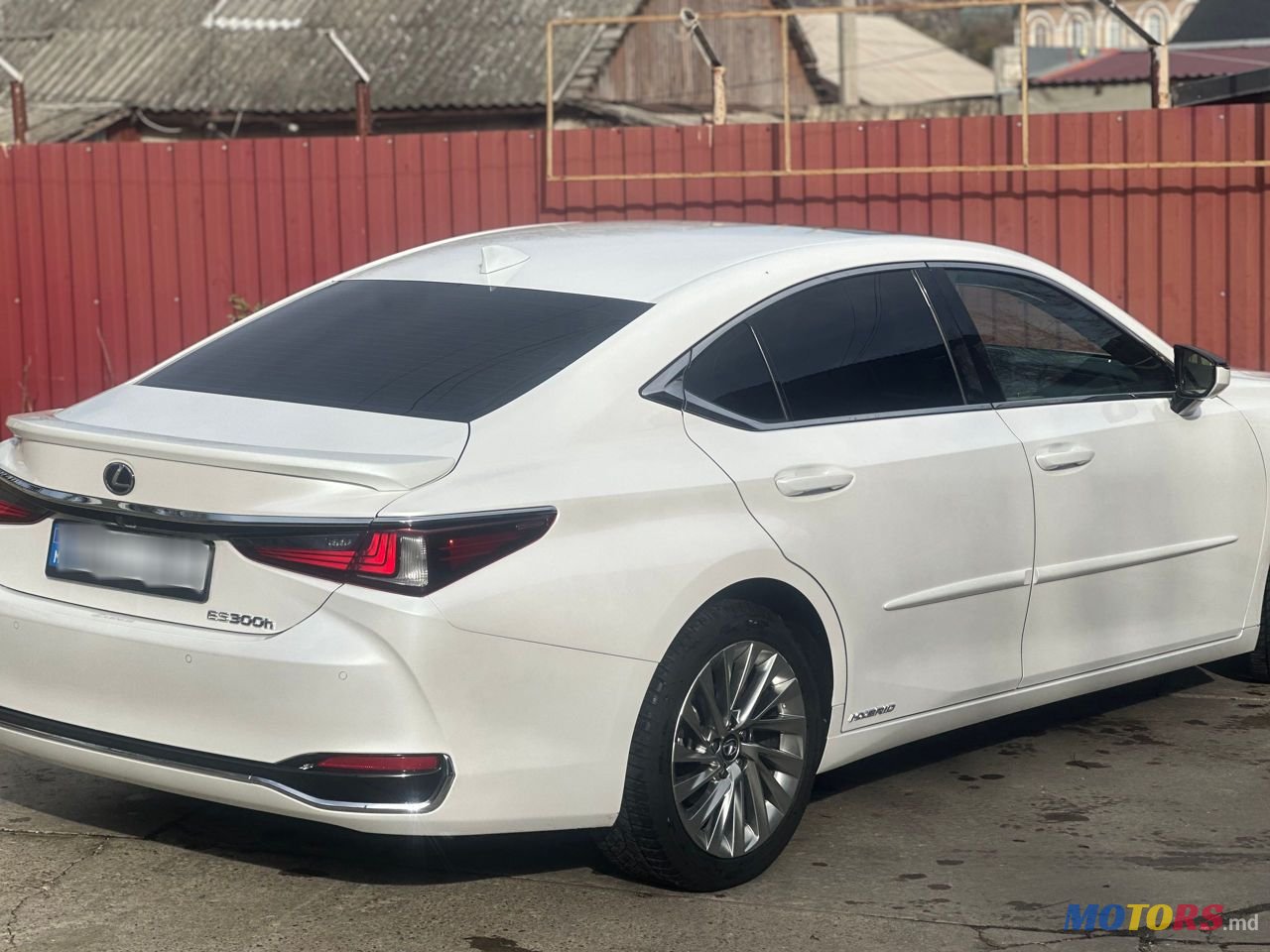 2020' Lexus Es Series photo #6