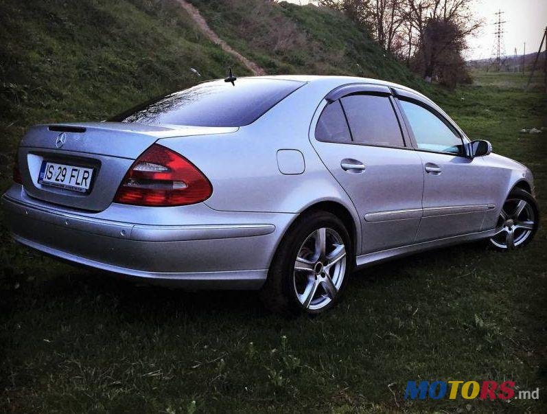 2005' Mercedes-Benz E photo #2