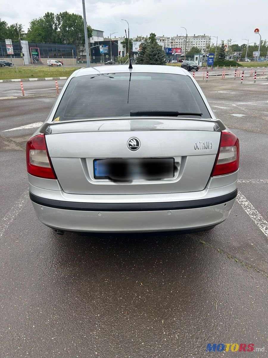 2005' Skoda Octavia photo #2