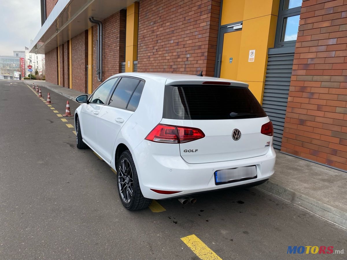 2015' Volkswagen Golf photo #3