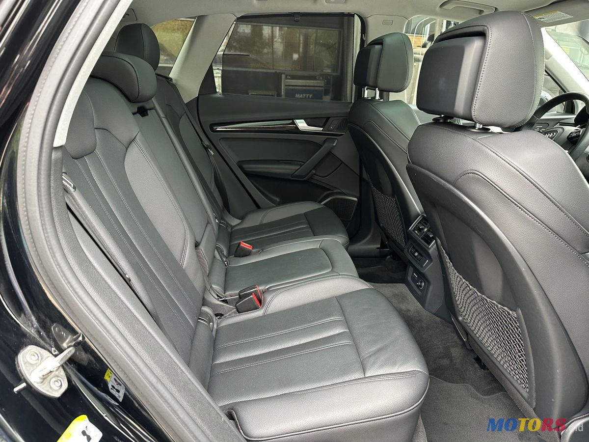 2019' Audi Q5 photo #6