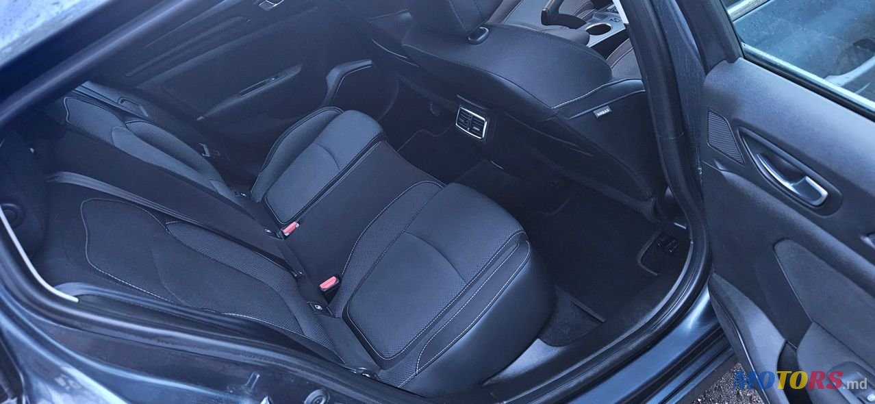 2020' Renault Megane photo #3