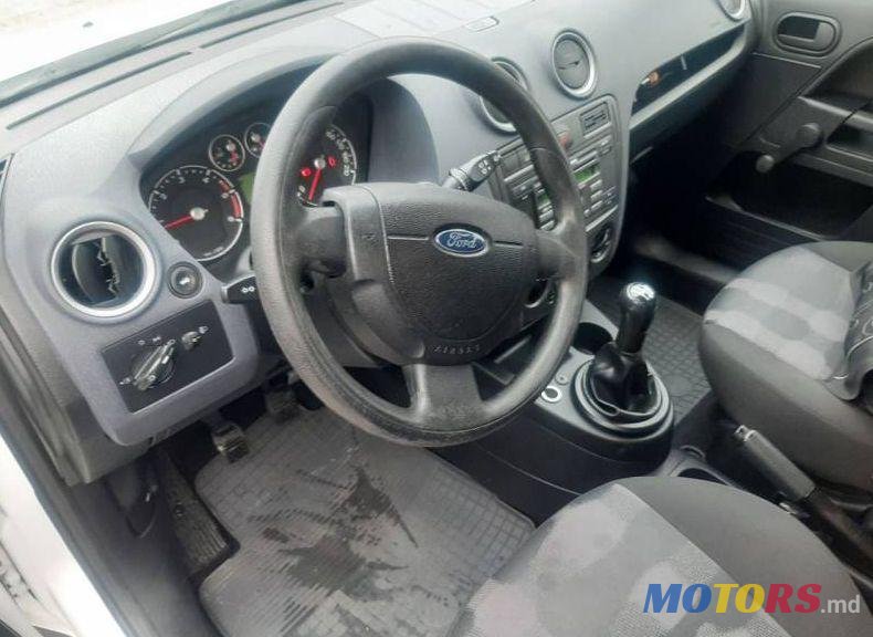 2010' Ford Fusion photo #2