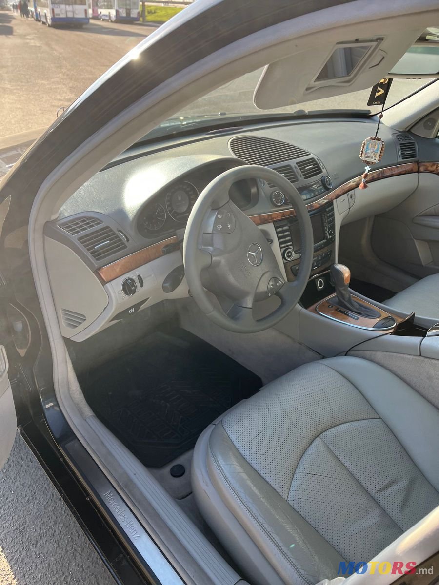 2002' Mercedes-Benz E Класс photo #6