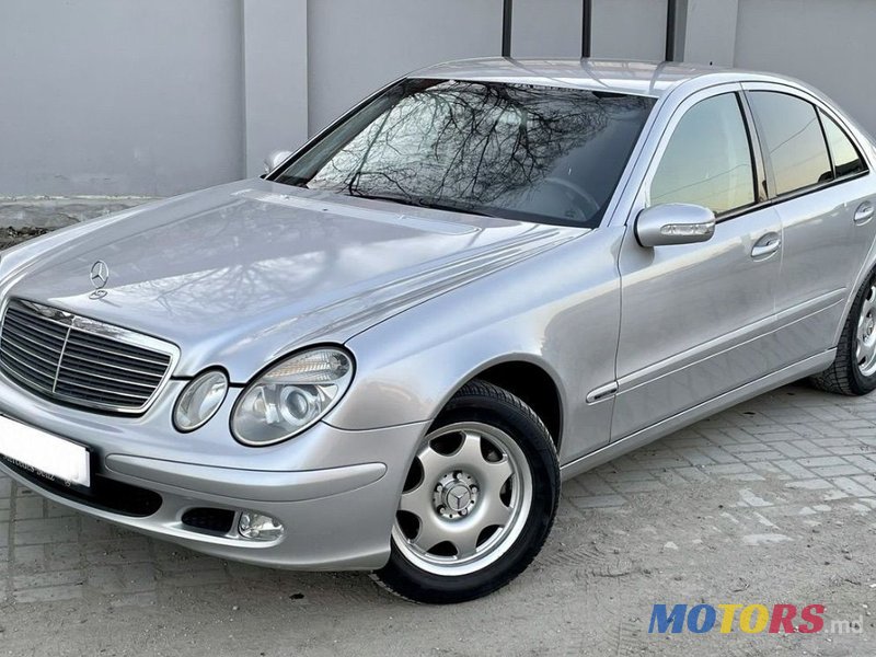 2004' Mercedes-Benz E Класс photo #3