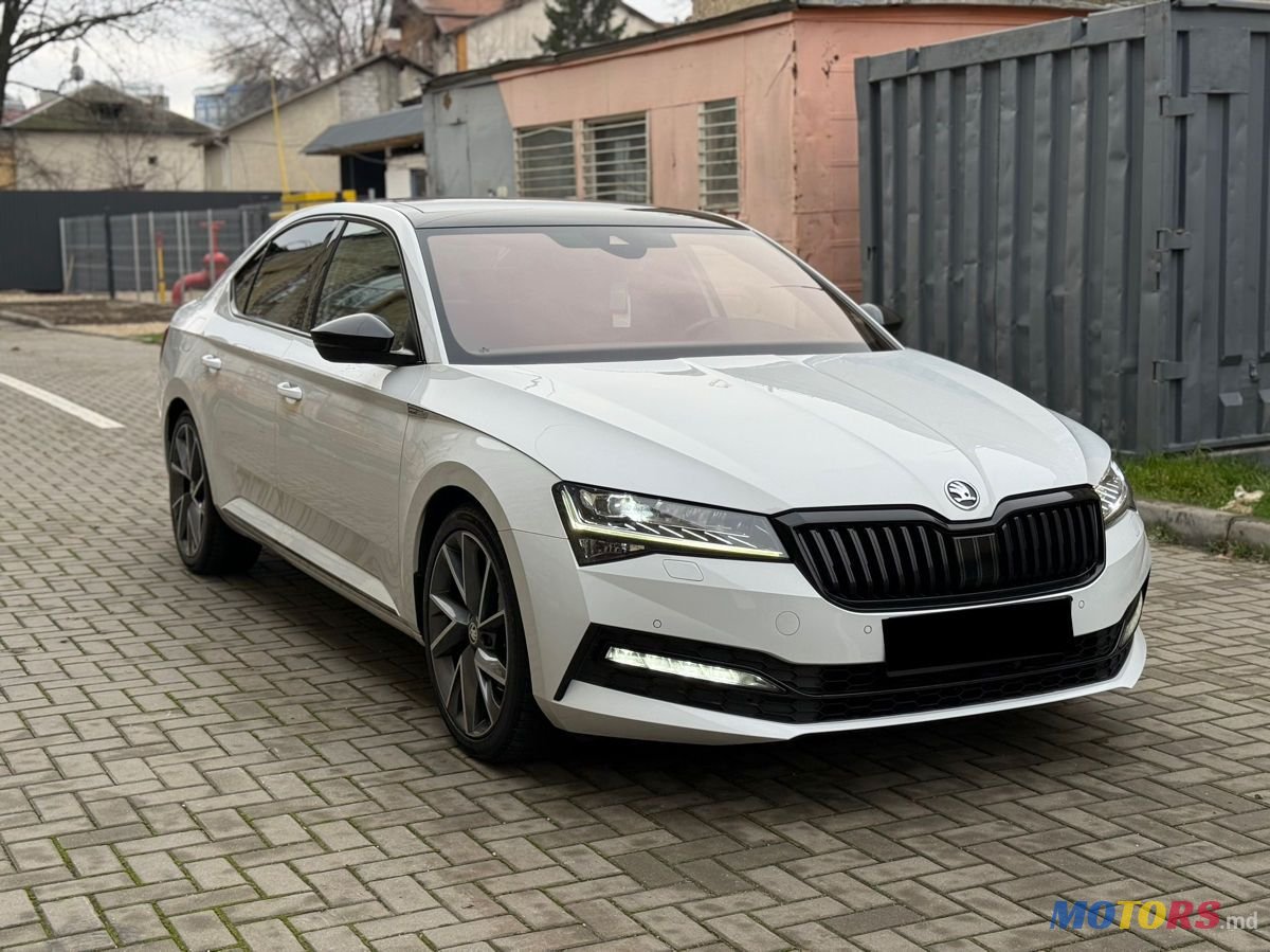 2019' Skoda Superb photo #3